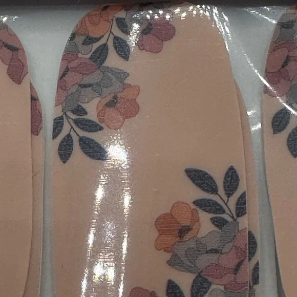 Color Street FLORAL OBLIGATION FDC292 peel and stick easy to apply polish strips - Picture 3 of 10